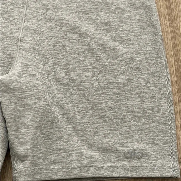 Alo Yoga Suns Out Onesie Romper One Piece Athletic Heather Grey Gray 5” Sz XS - Picture 7 of 10